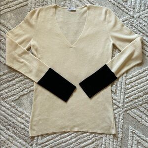 Akris punto V-Neck Sweater in Cream and Black